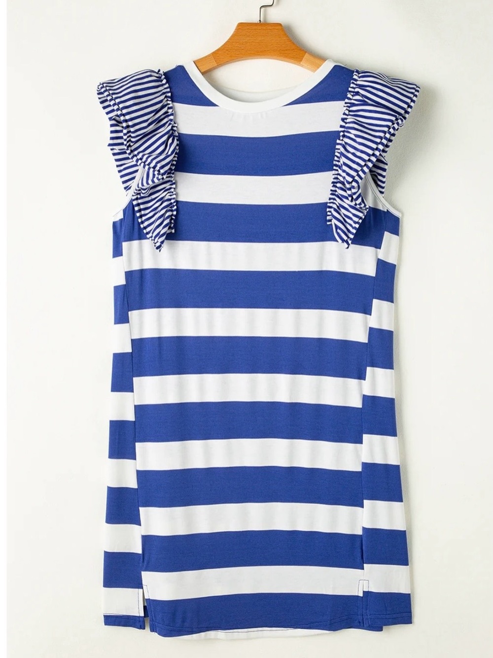 Women’s STRIPE CONTRAST RUFFLED SLEEVE DRESS. Medium